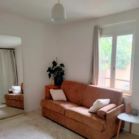 Holiday home Maison Atypique En Bois 2 Niveaux 7,5km Du Circuit 24h