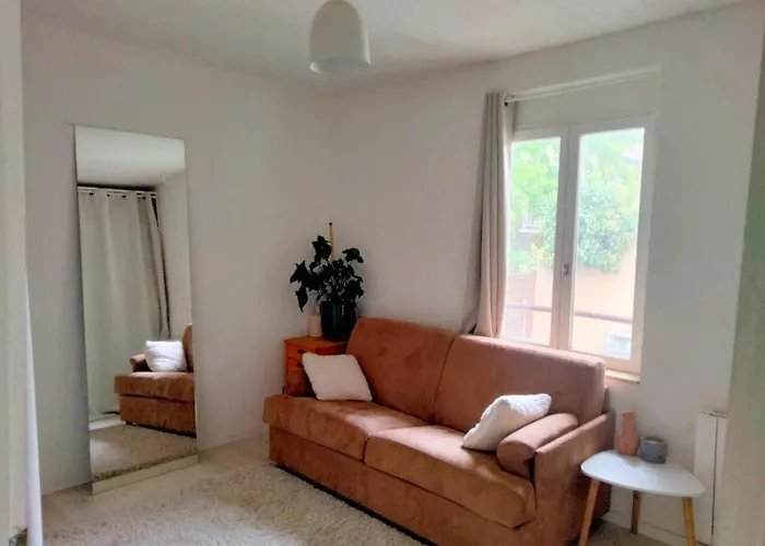 Holiday home Maison Atypique En Bois 2 Niveaux 7,5km Du Circuit 24h